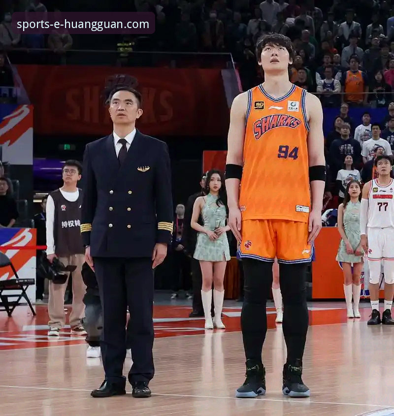 深度解析上海男篮12连胜背后的战术逻辑与实战启示